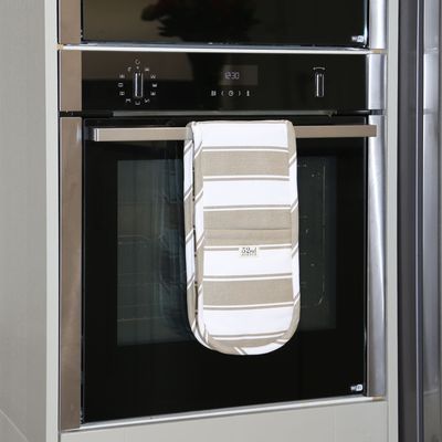 52nd Avenue Oven Gloves (Beige & White Stripe) 52nd Avenue Oven Gloves (Beige & White Stripe)