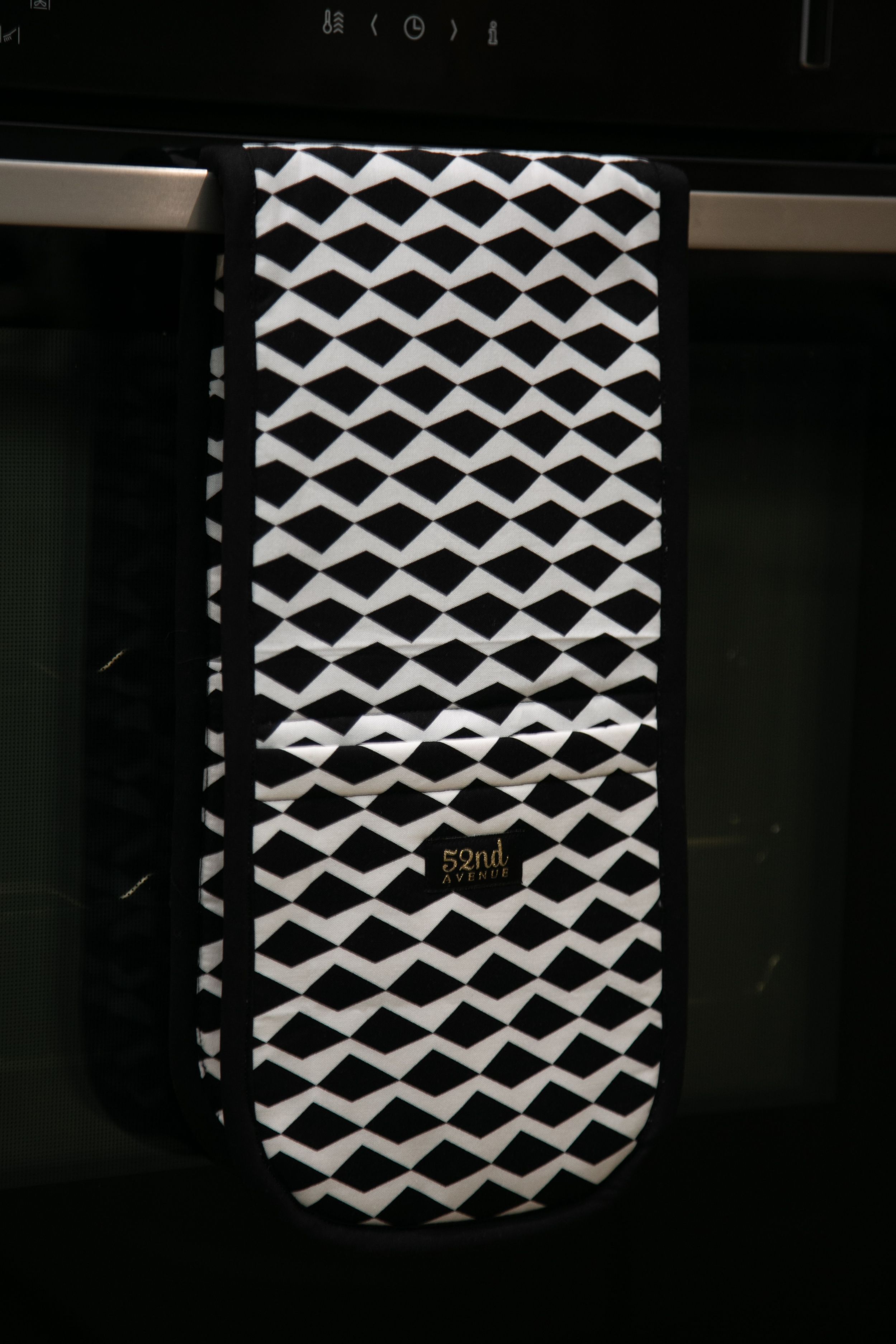 52nd Avenue Oven Gloves (Origami)