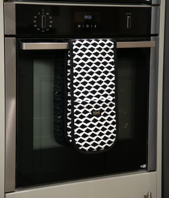 52nd Avenue Oven Gloves (Origami)