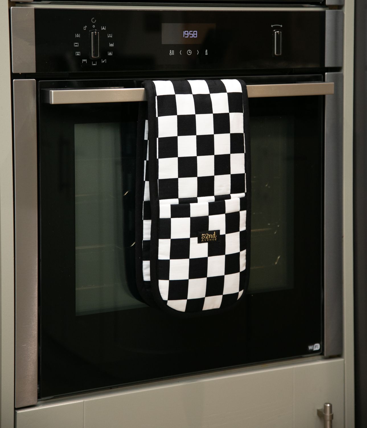 52nd Avenue Oven Gloves (Checkerboard)