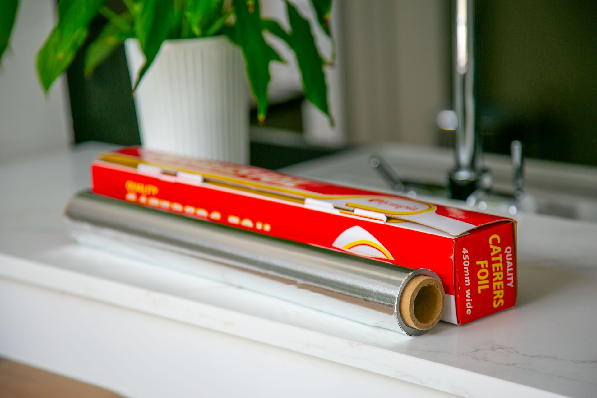 Olympia Aluminium Non stick Extra Wide Kitchen Foil 450mm x 75m