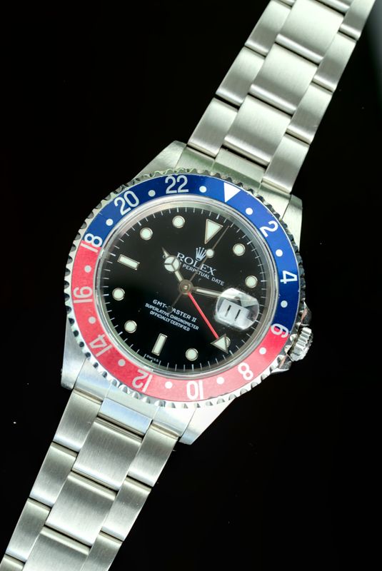 Rolex GMT-Master II Pepsi 16710 Swiss only