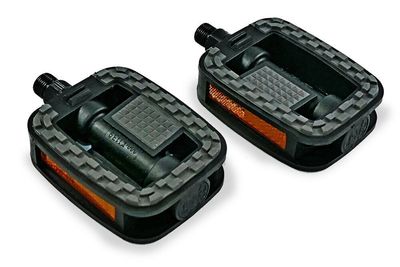 Black pedals with non-slip surface and orange reflectors on the sides