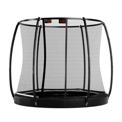 schwarzes Flat Level Trampolin Ø430cm inklsuive Sicherheitsnetz mit orangenem Avyna Schriftzug
