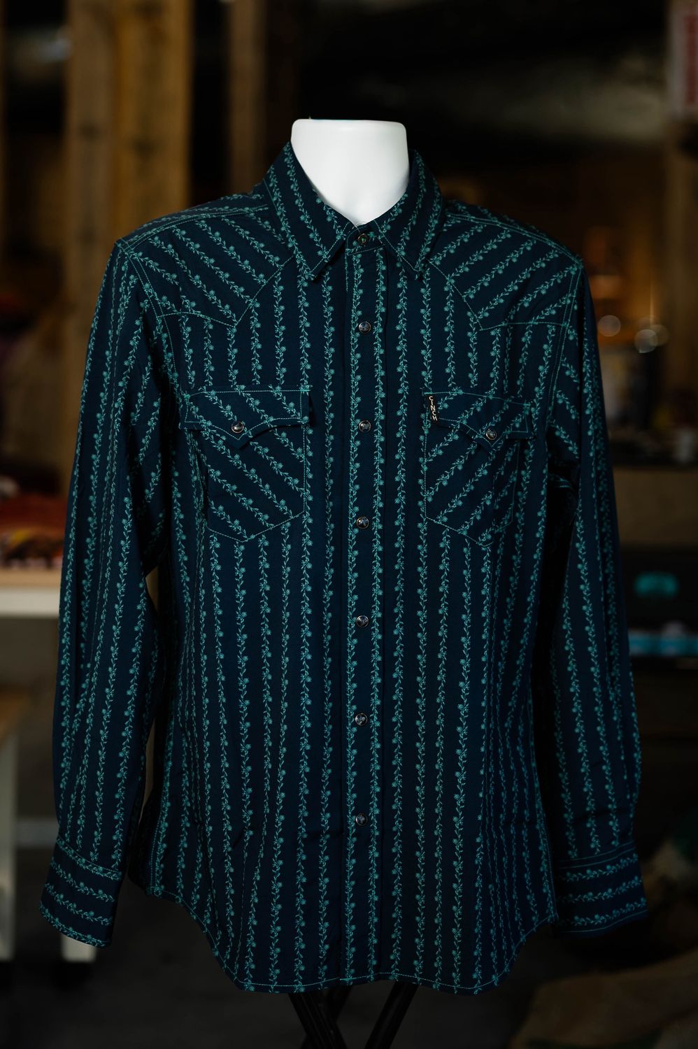 Cinch Men&#39;s Modern Fit Long Sleeve Pearl Snap