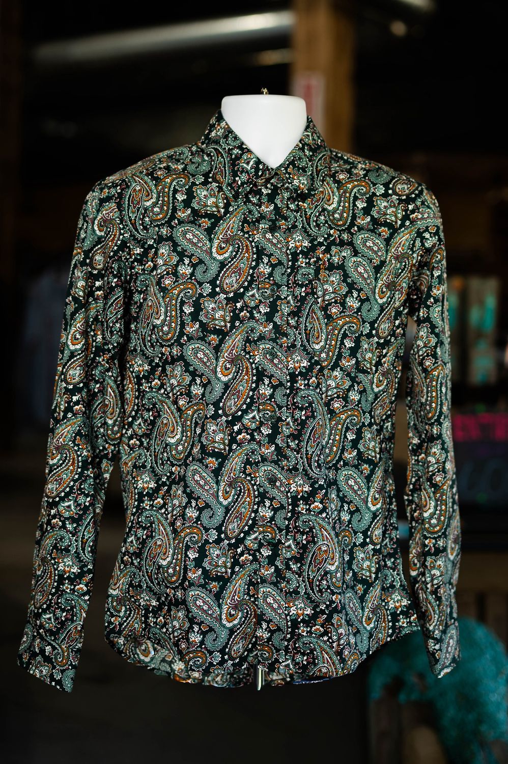 Cinch Men&#39;s Modern Fit Green Paisley Button Down