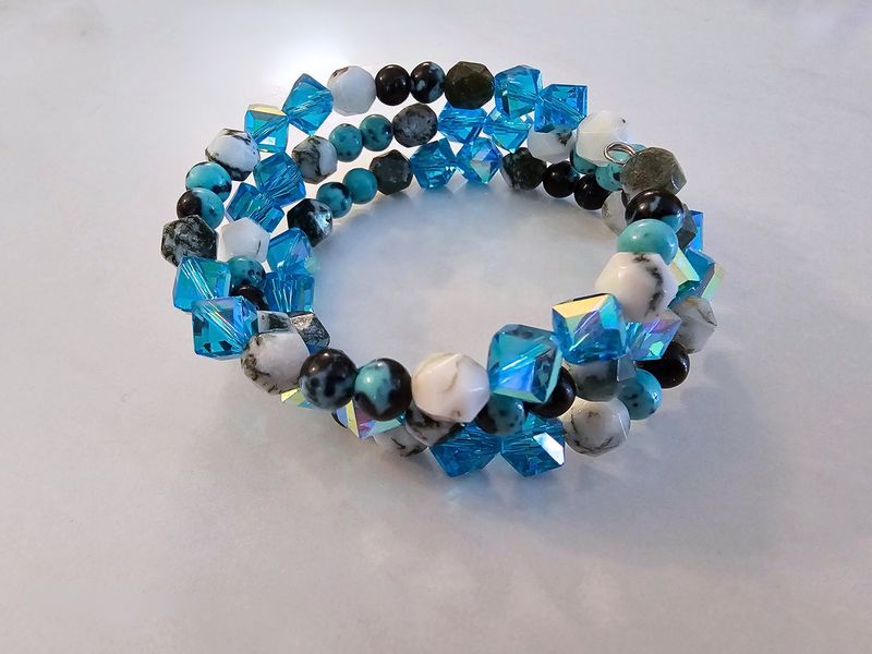 Blue bracelet on memory wire