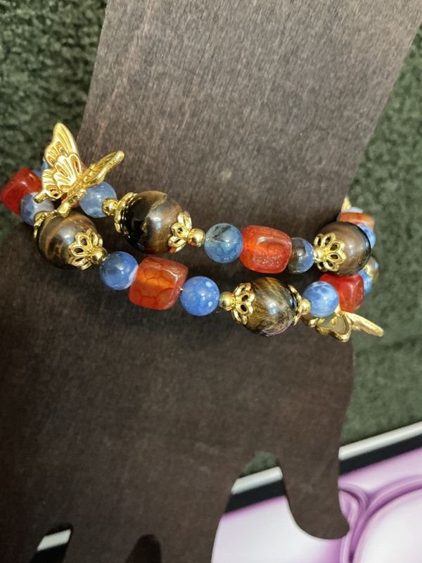 Bracelet J