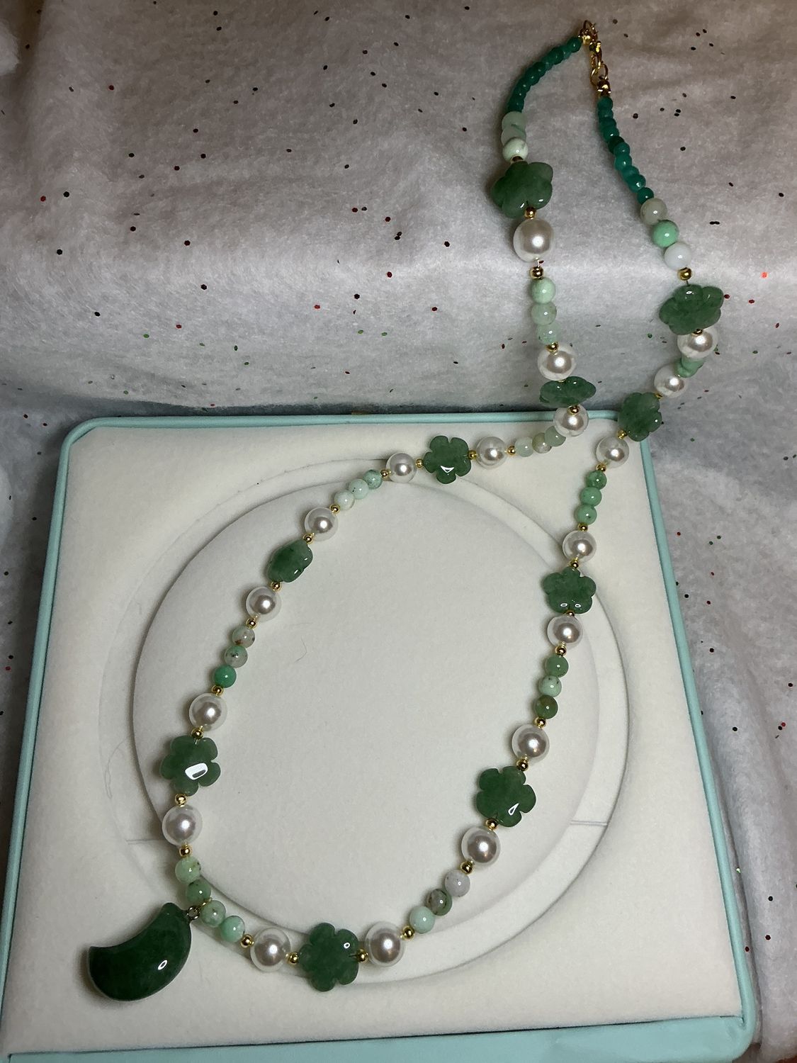 Green Clover, white pearls and green beets