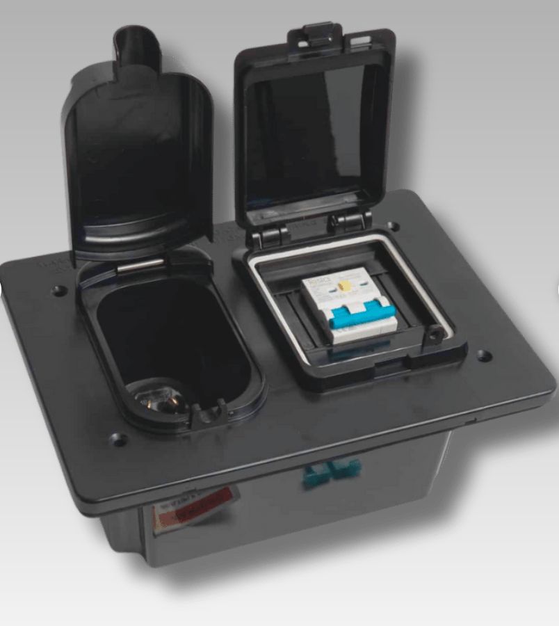 Power Inlet with Circuit Breaker 16amp Caravan & RV Power Inlet with Circuit Breaker 16amp Caravan & RV