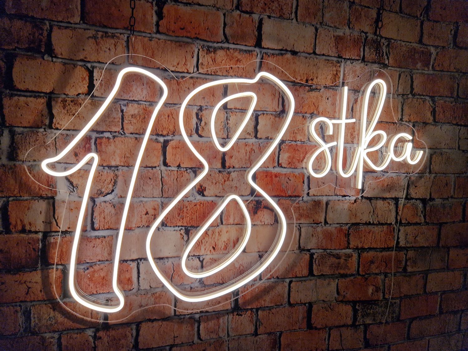 Neon 18-stka