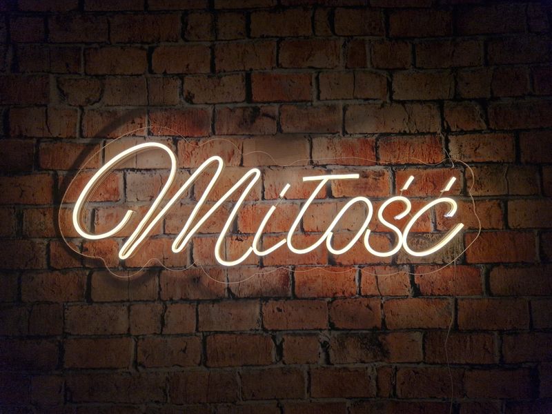 Neon Miłość