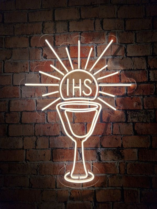 Neon Kielich z Hostią IHS