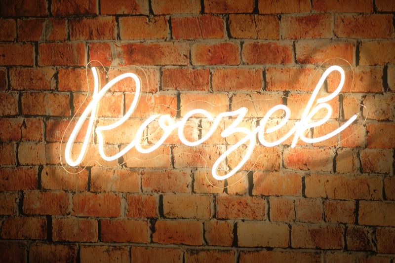 Neon Roczek