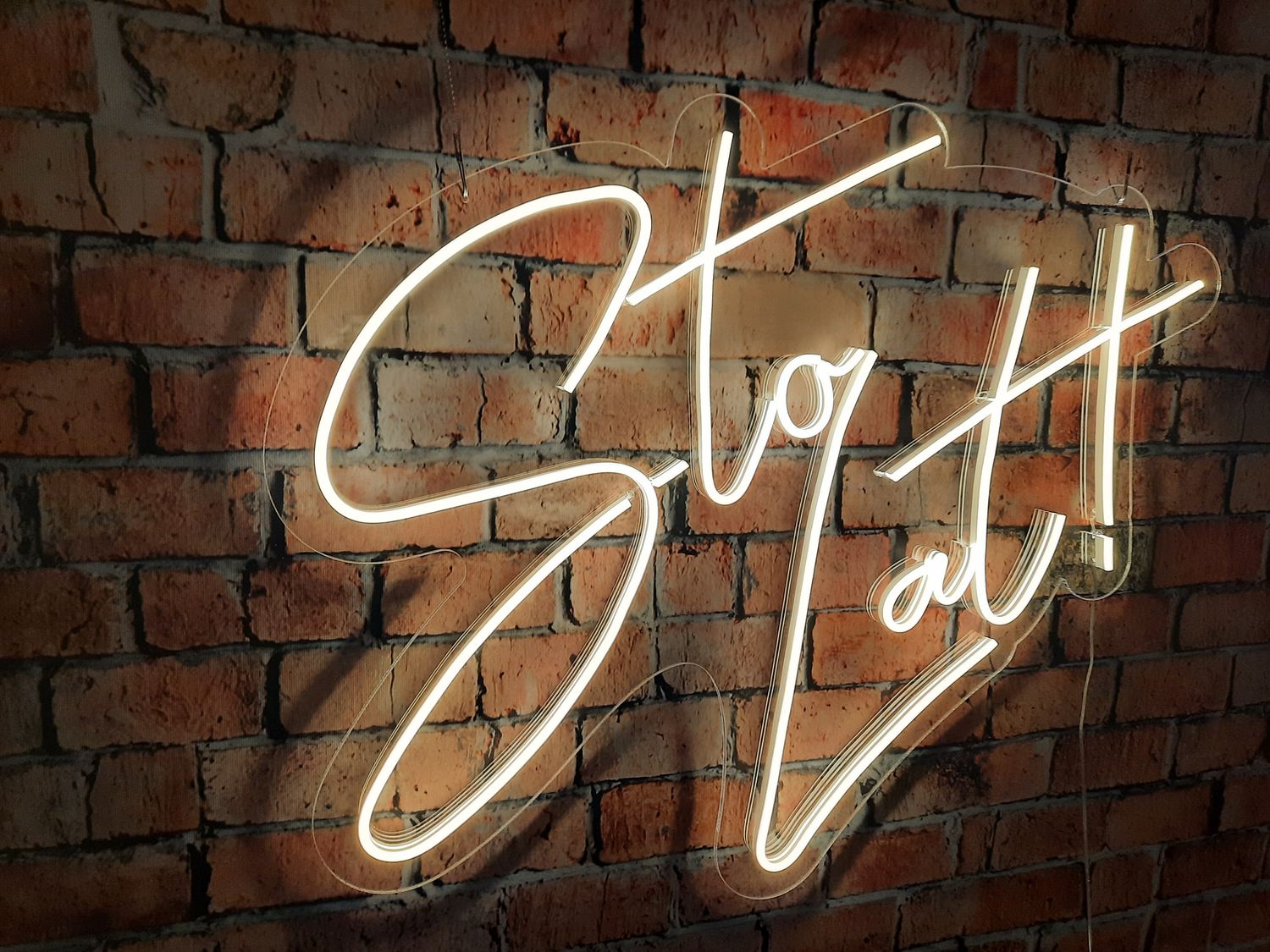 Neon Sto Lat!