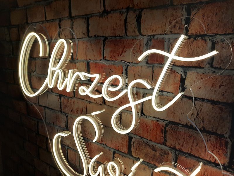 Neon Chrzest Święty