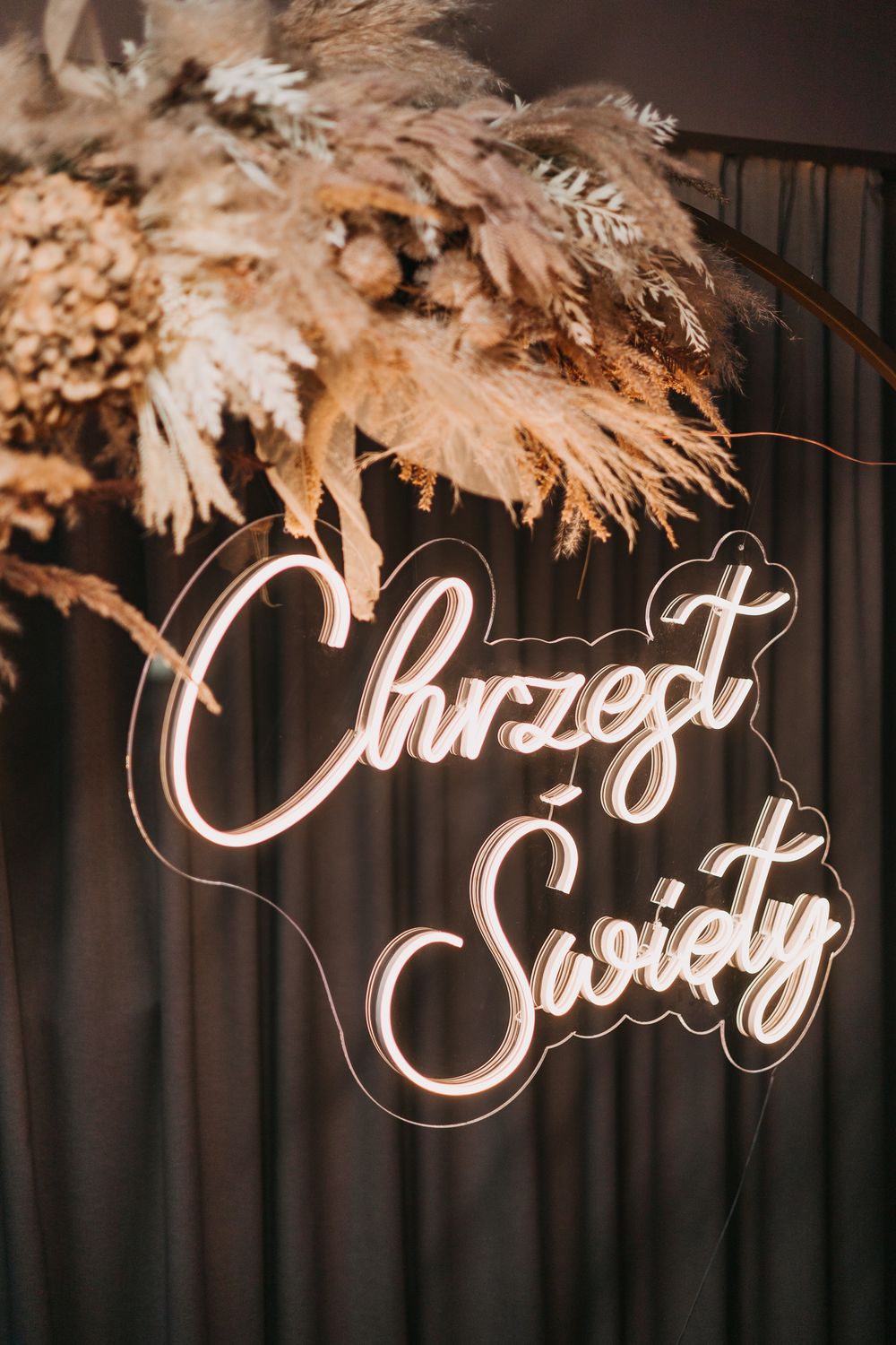 Neon Chrzest Święty