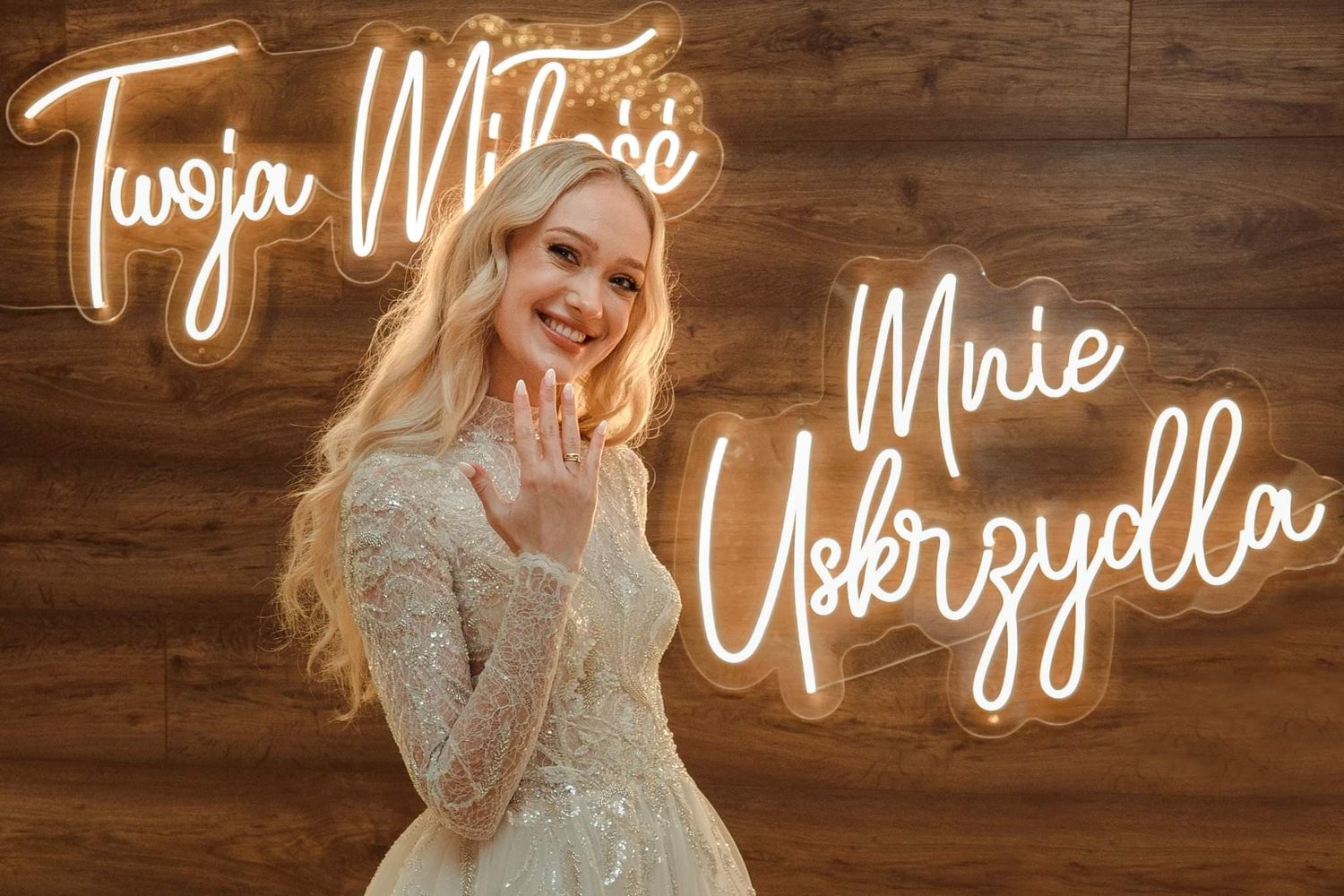 ​Neon Twoja Miłość Mnie Uskrzydla