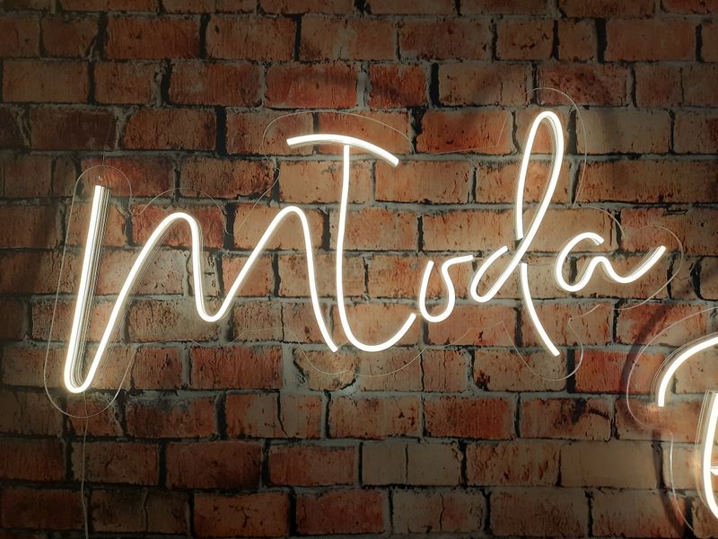 Neon Młoda Para