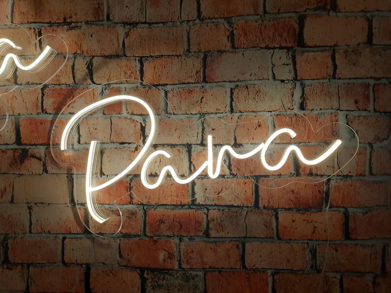 Neon Młoda Para