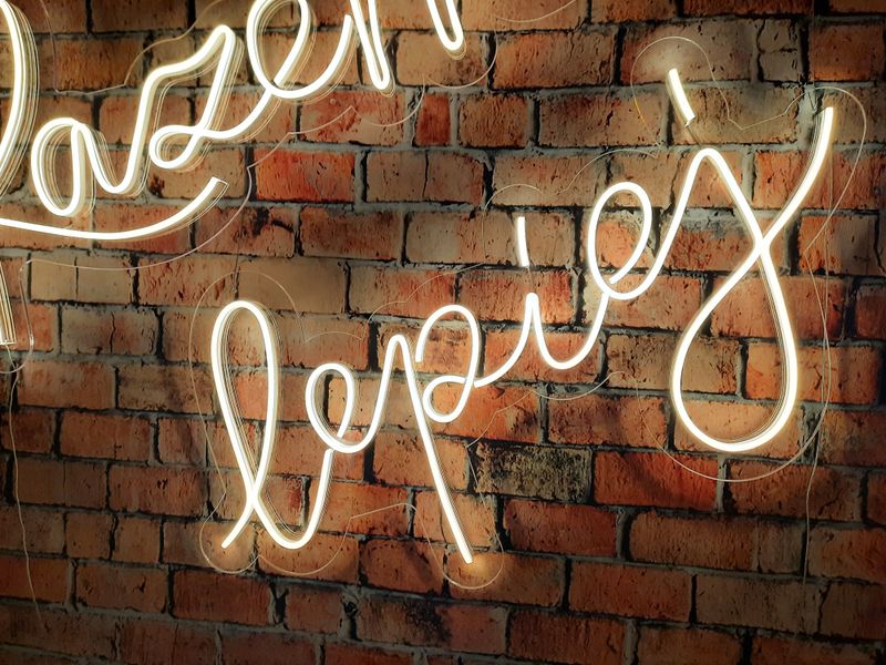 Neon LED Razem Lepiej