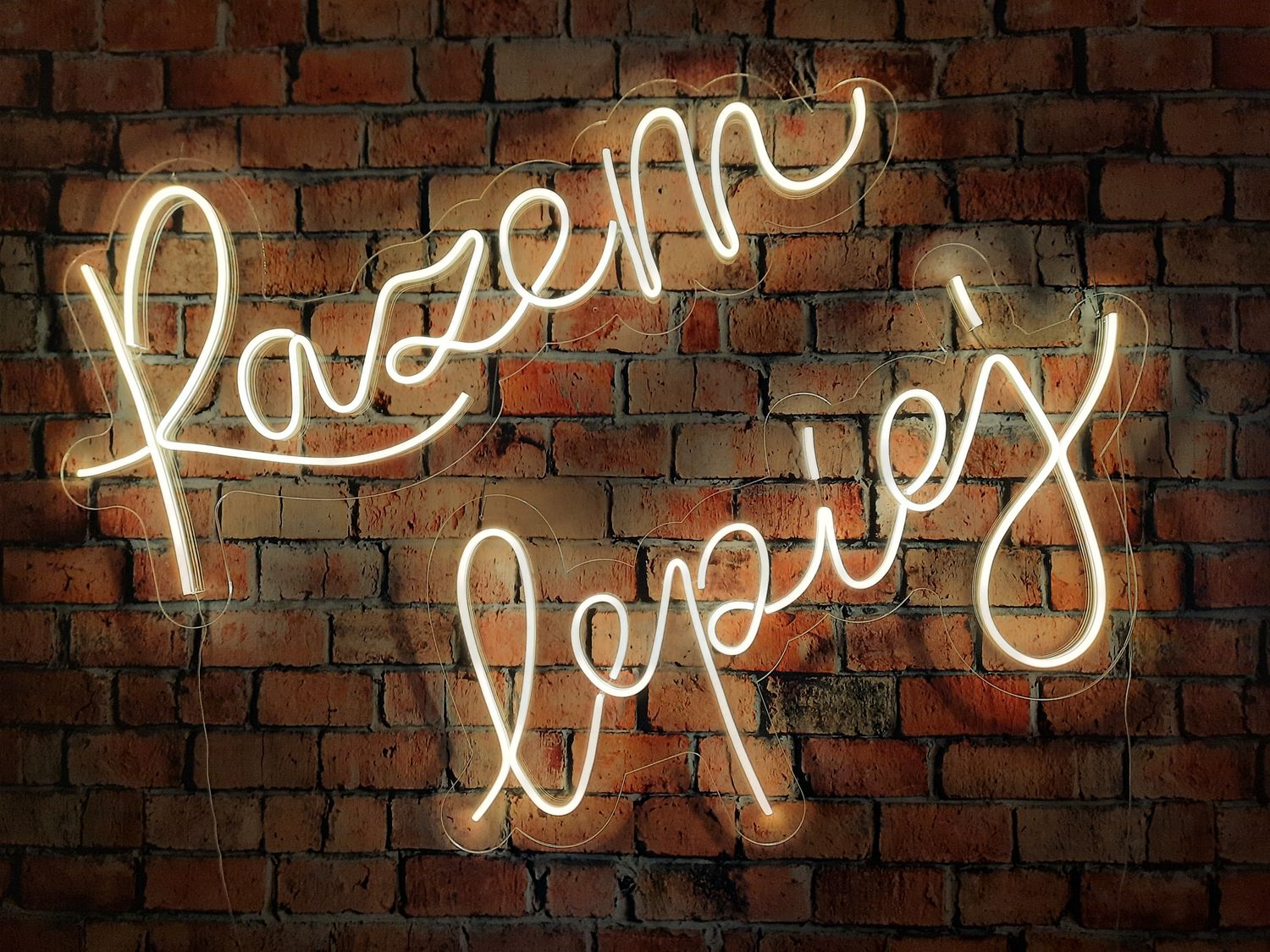 Neon LED Razem Lepiej