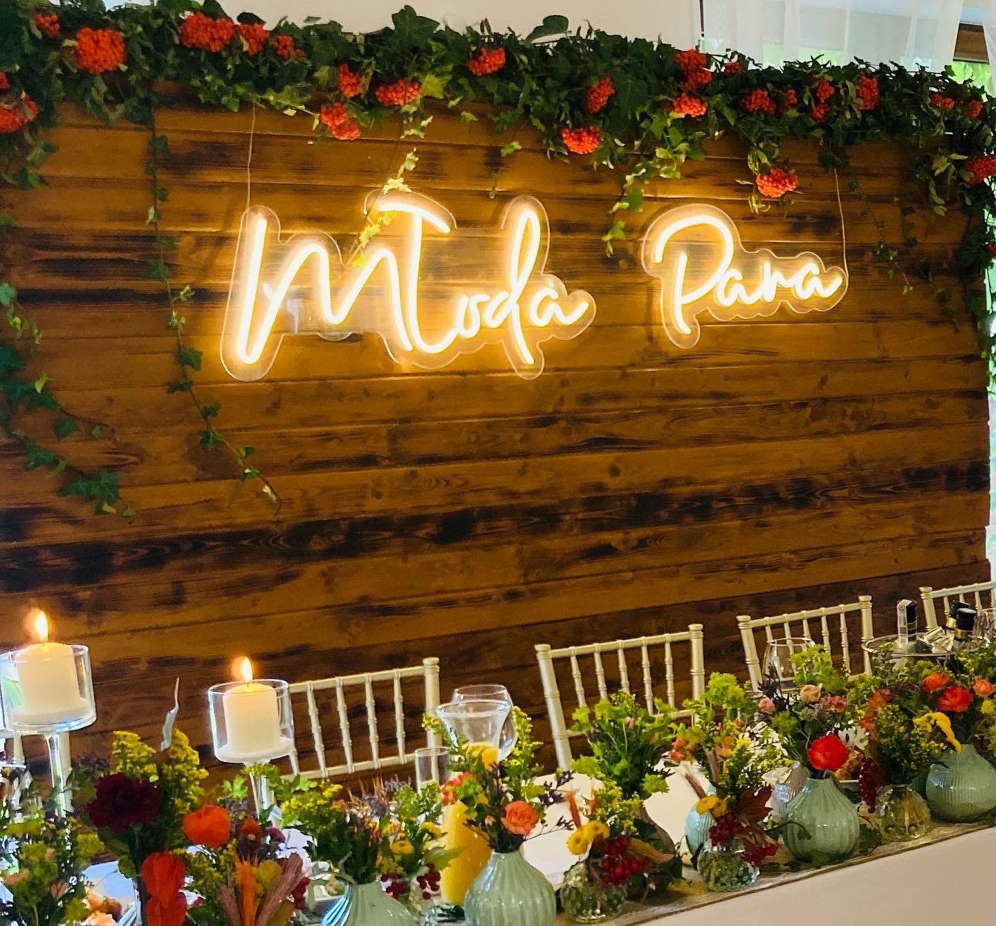 Neon Młoda Para