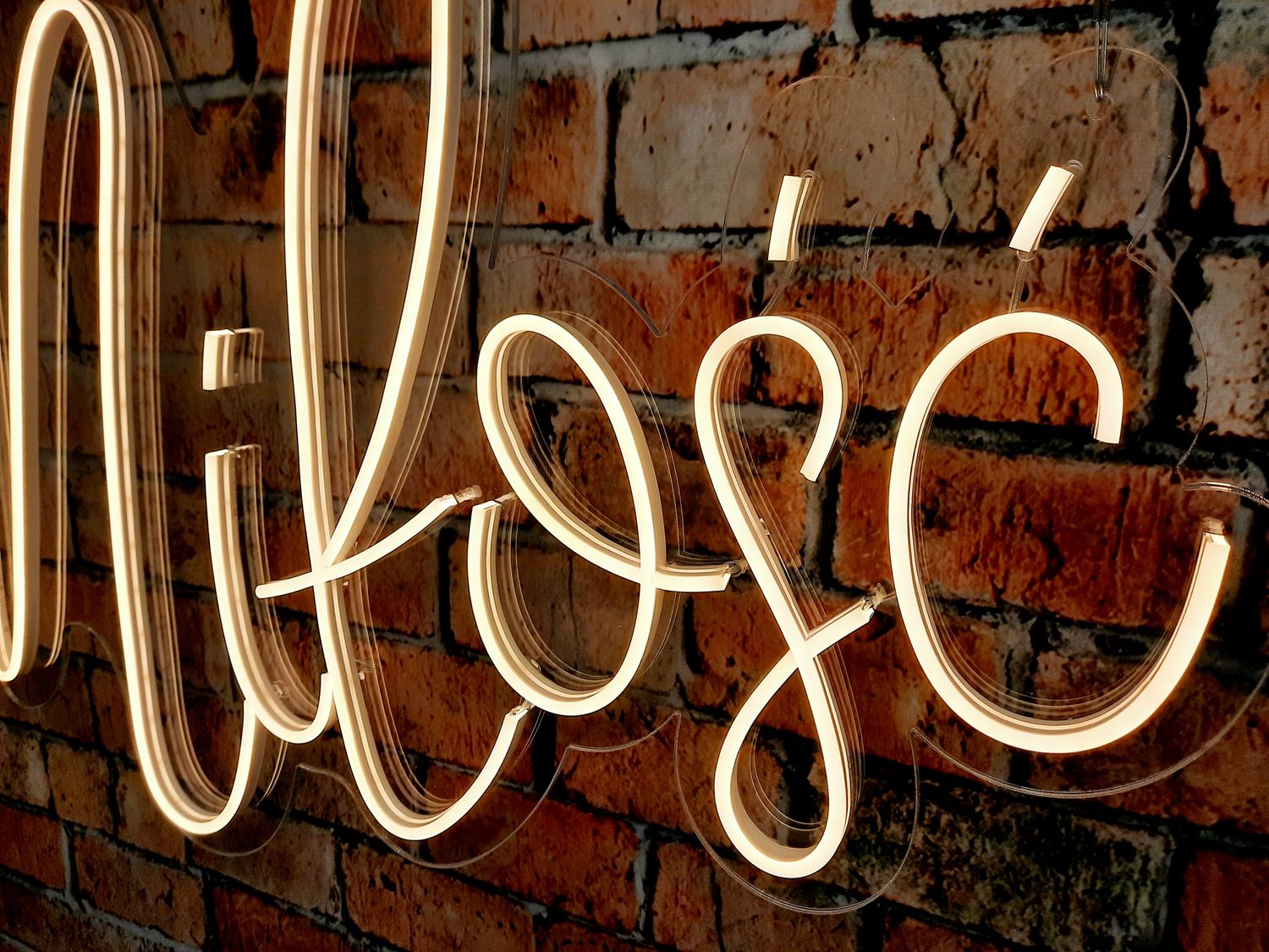 Neon Miłość