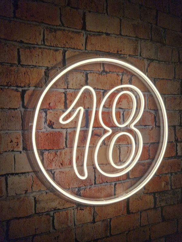 Neon 18