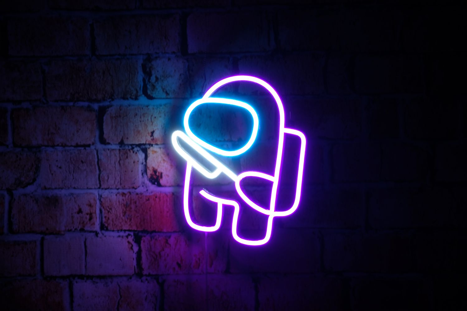 Neon Among US SUS