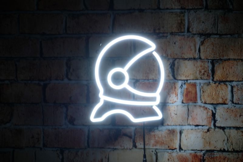 Neon Kask Astronauty