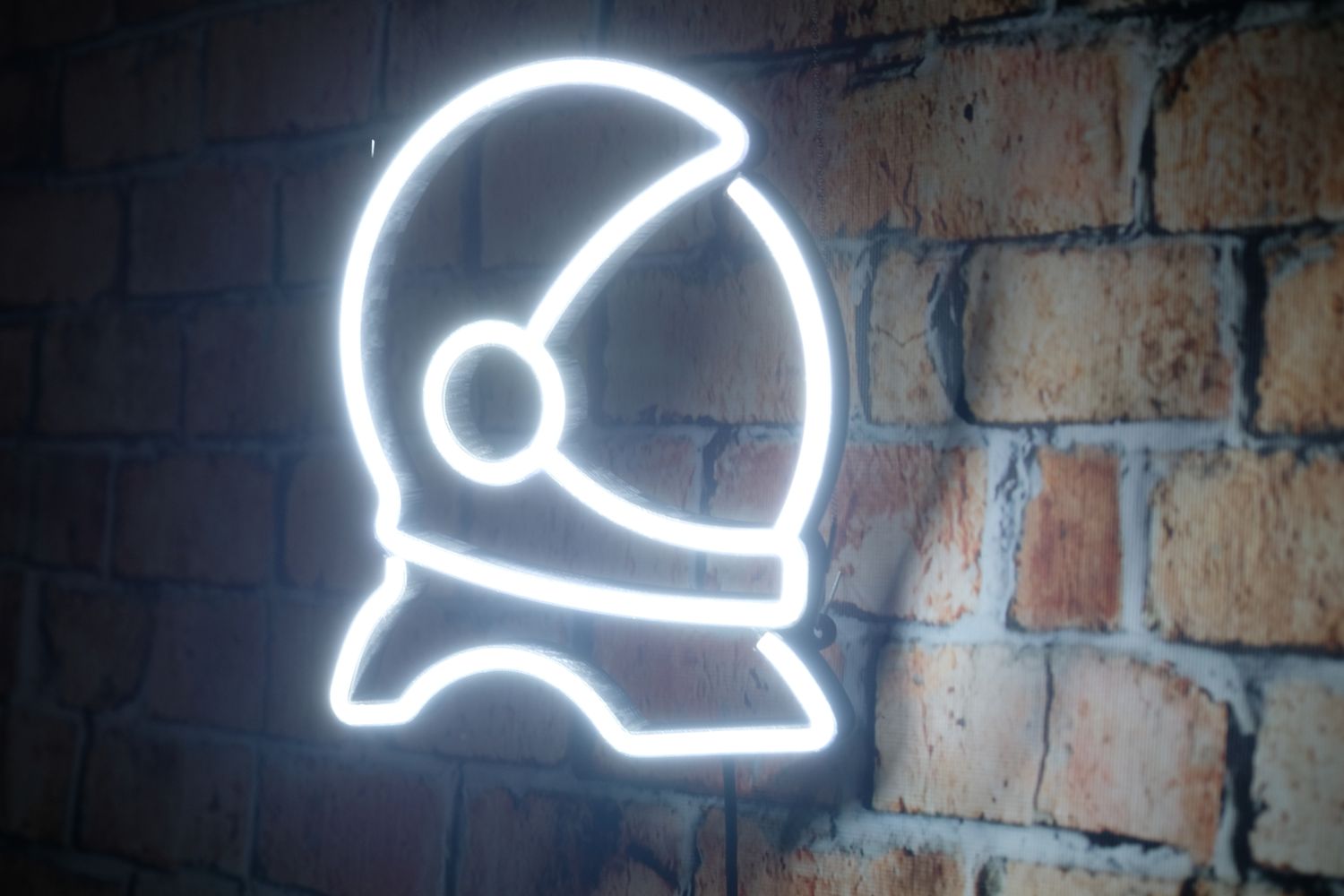 Neon Kask Astronauty