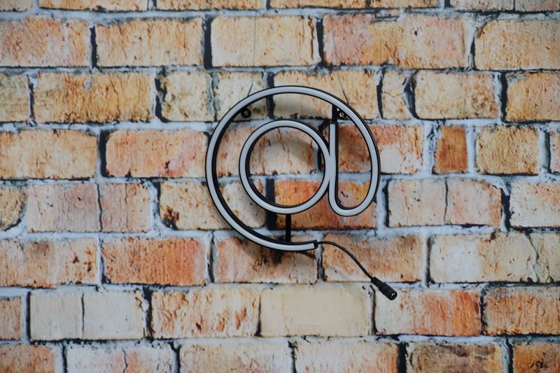 Neon "Małpa" AT