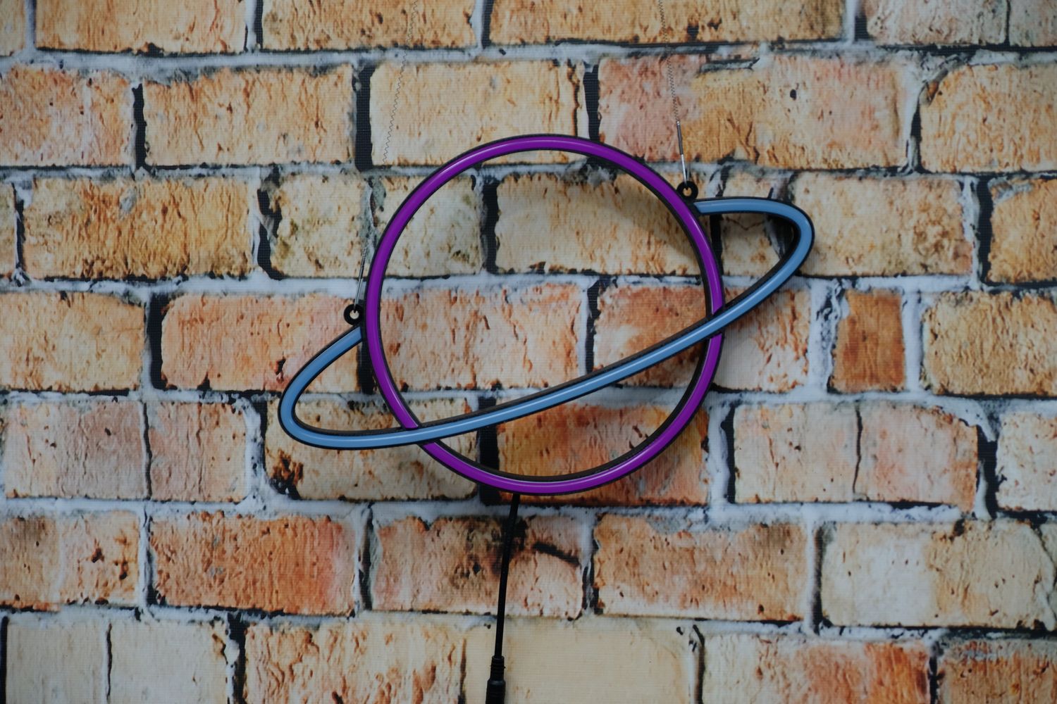 Neon Saturn