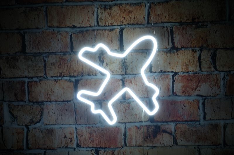 Neon samolot