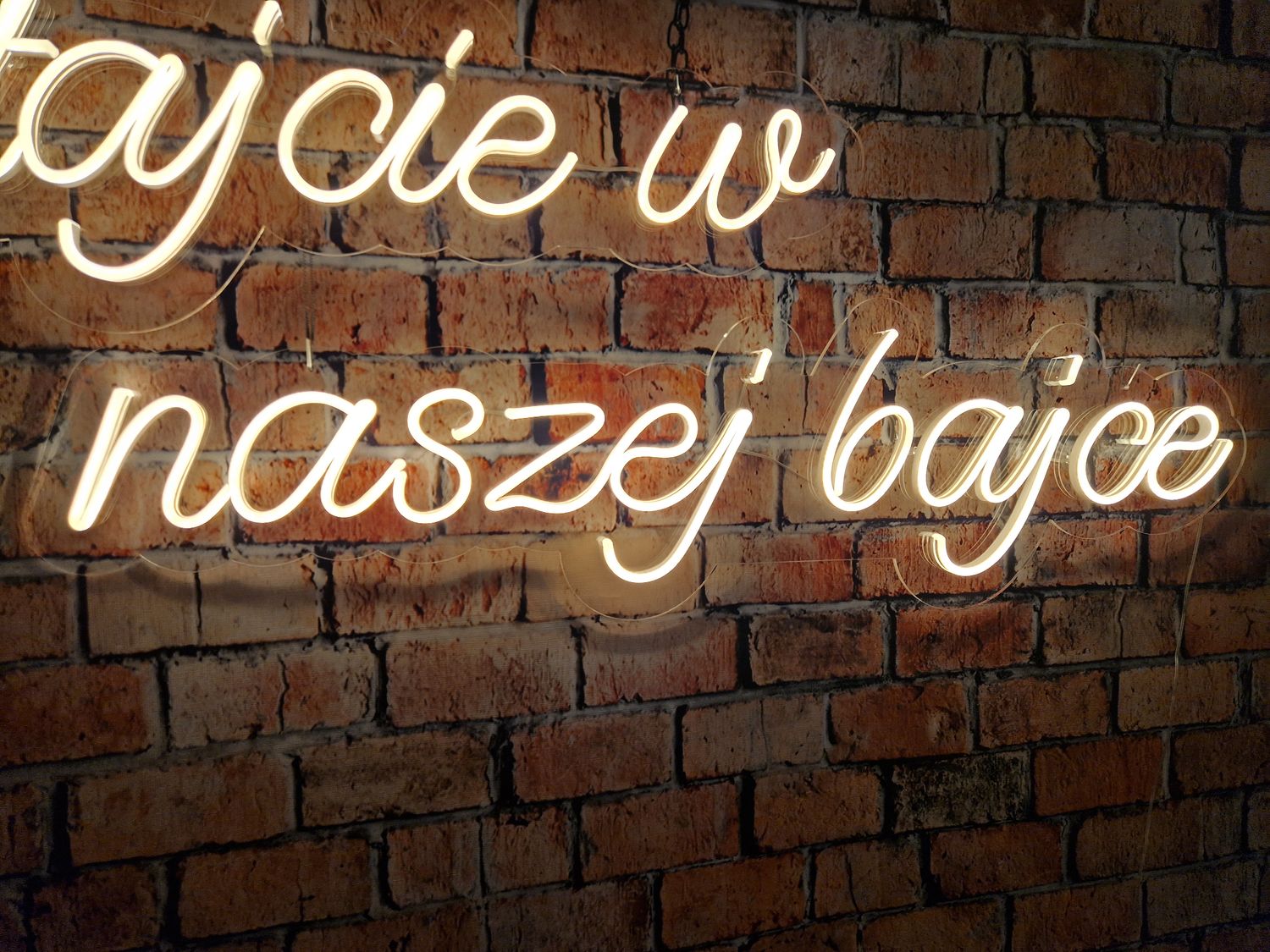 ​Neon Witajcie w naszej bajce