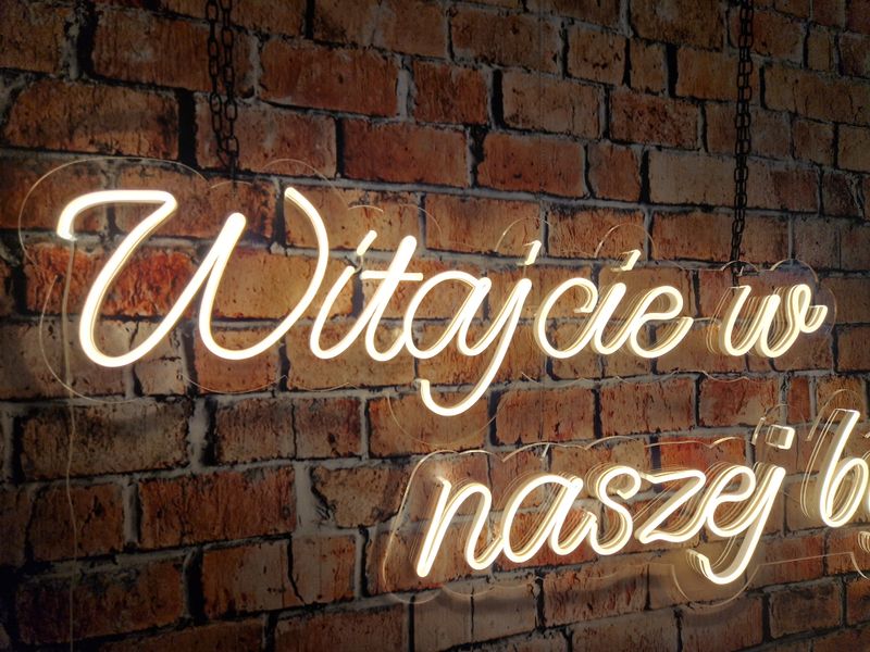 ​Neon Witajcie w naszej bajce