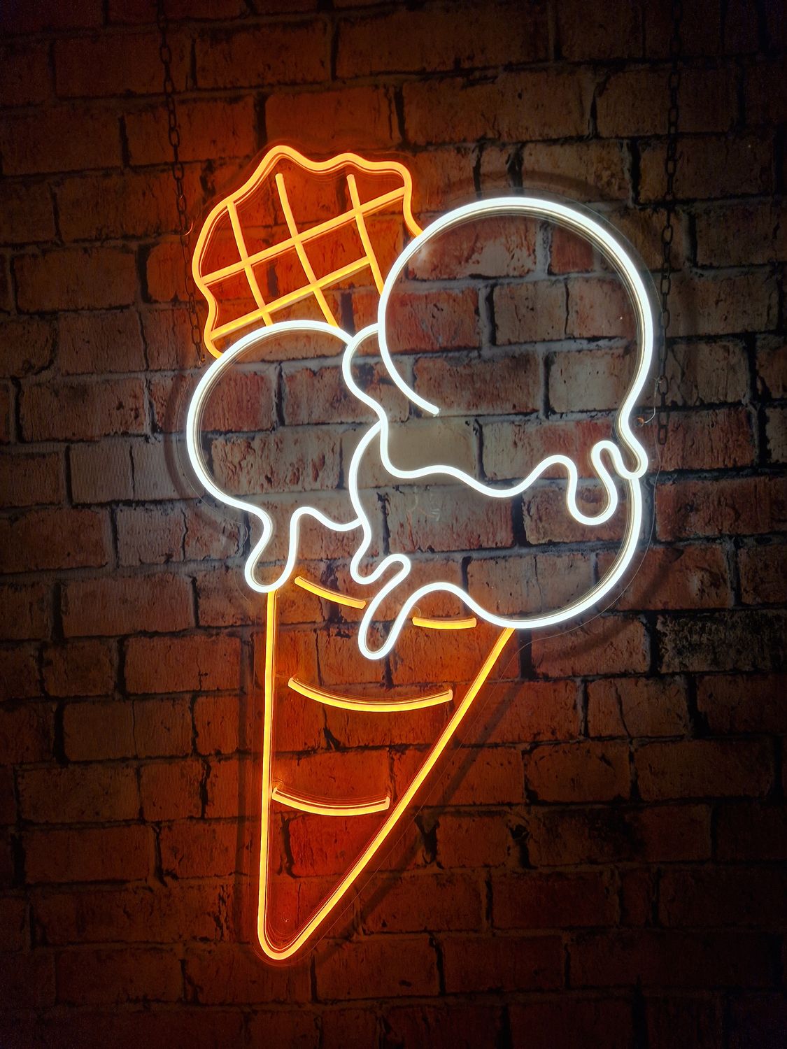 NEON Lody z wafelkiem