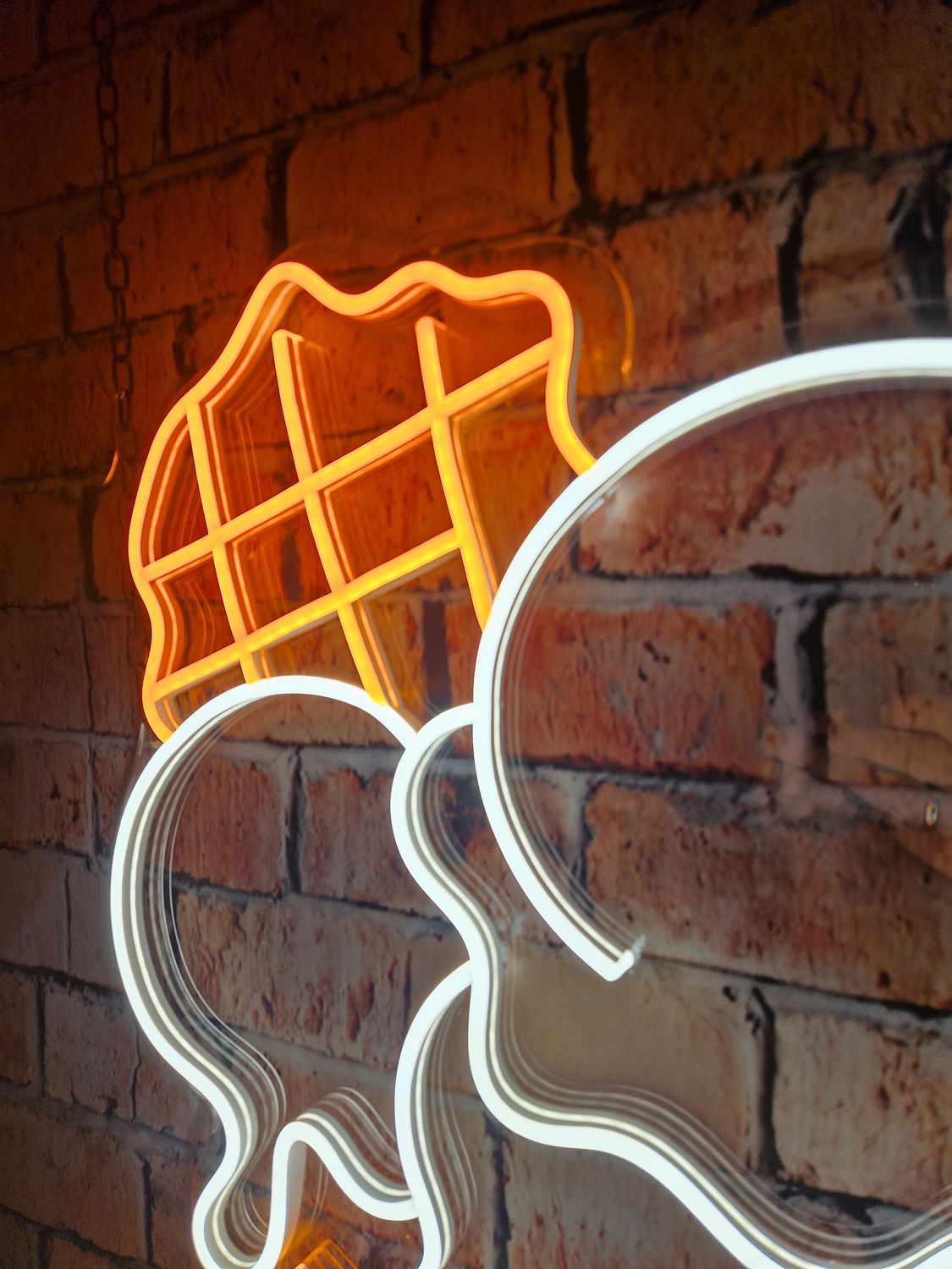 NEON Lody z wafelkiem