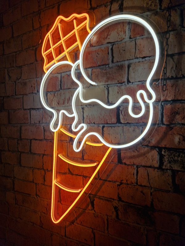 NEON Lody z wafelkiem