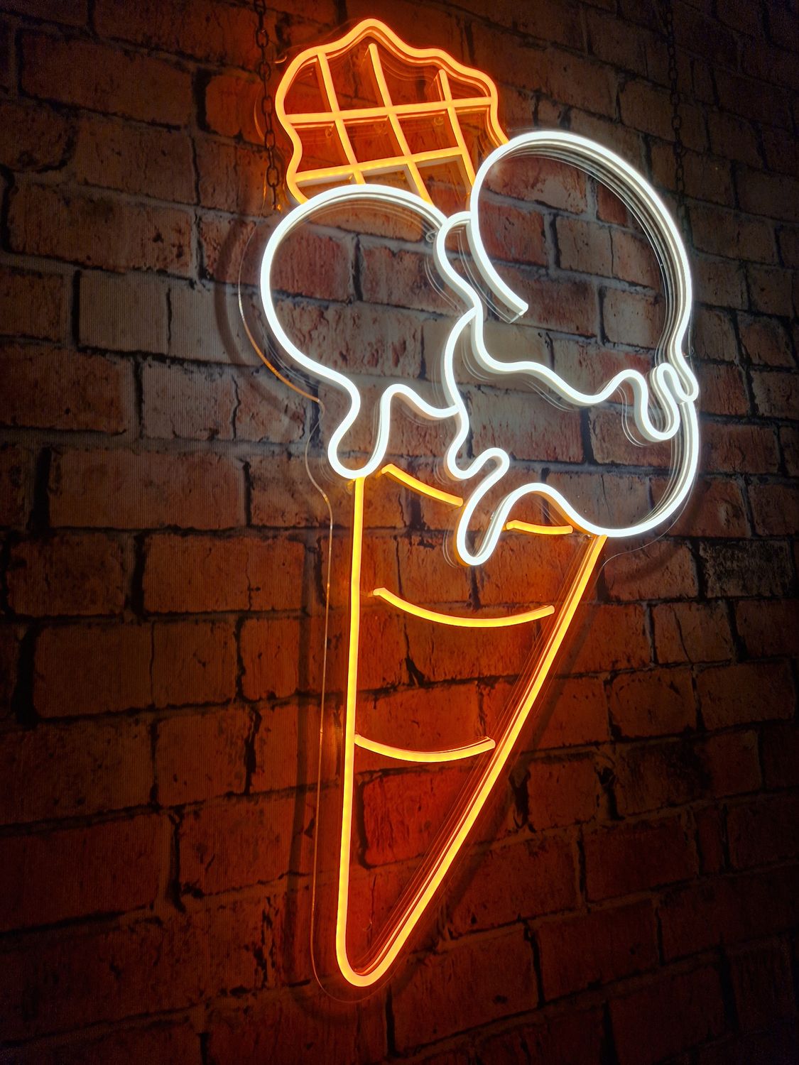 NEON Lody z wafelkiem