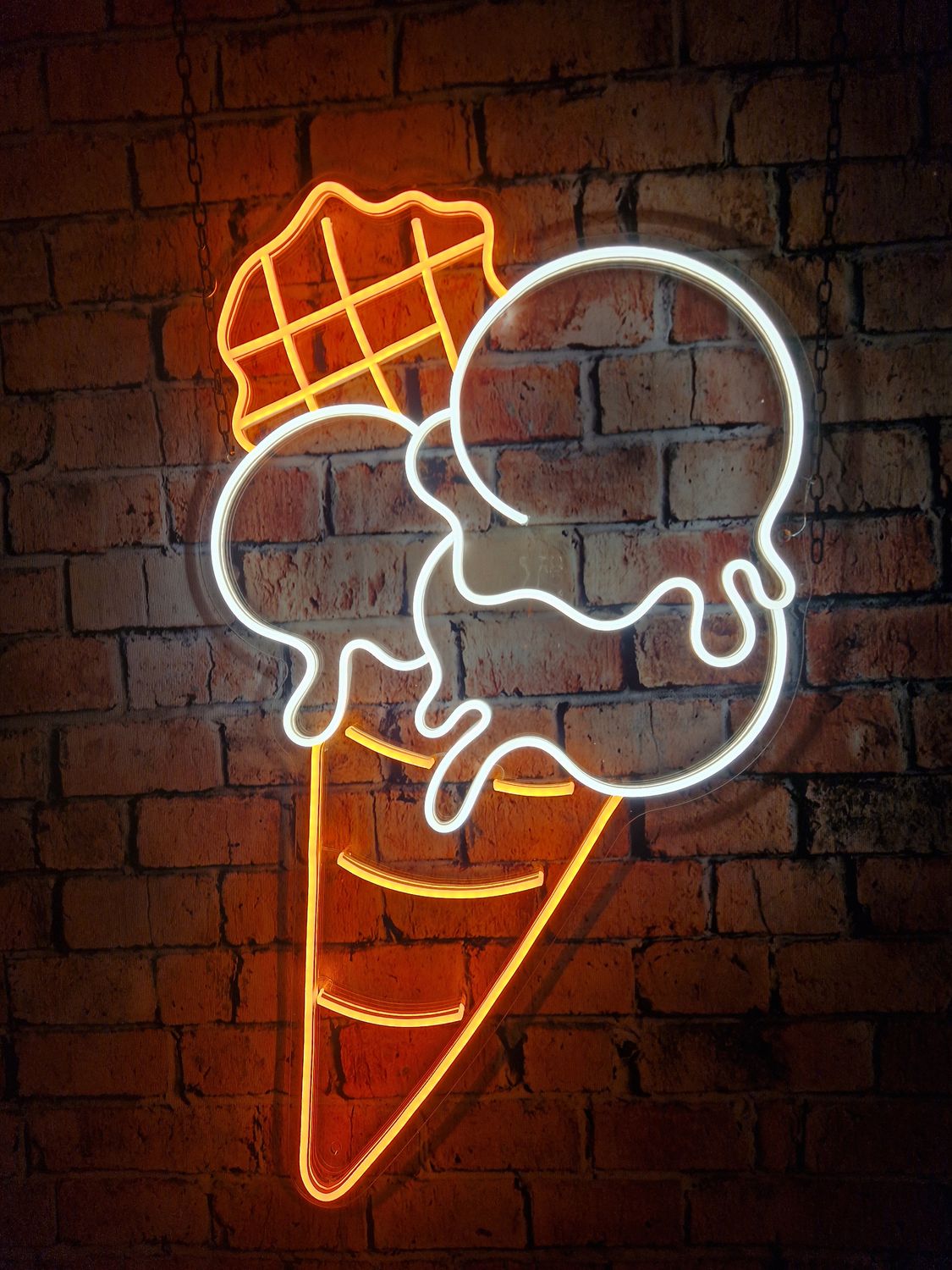 NEON Lody z wafelkiem