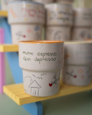 Niesforny Kubek "More espresso, less depresso" Niesforny Kubek "More espresso, less depresso"