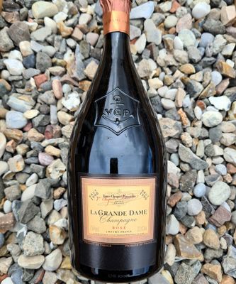 Veuve Clicquot La Grande Dame Rose 1990