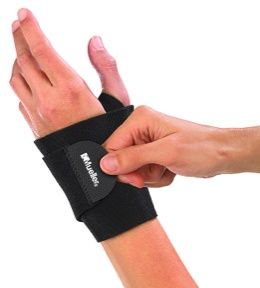 Mueller Wraparound Wrist Support - Black