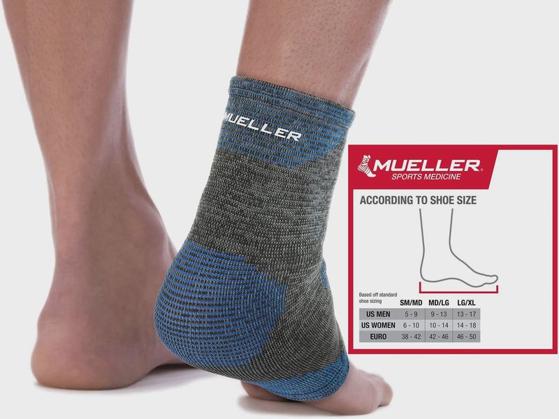 Mueller 4-Way Stretch Premium Knit Ankle Support S/M