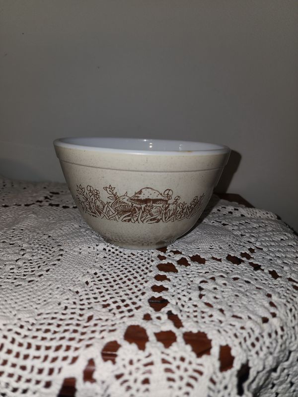 Vintage pyrex bowl Mushroom