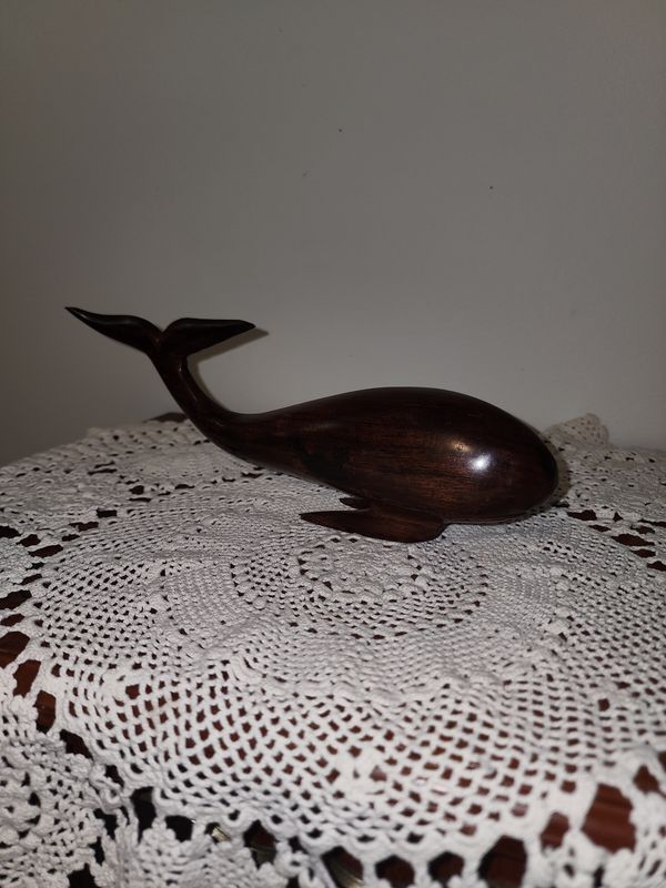 Wood carving Whale