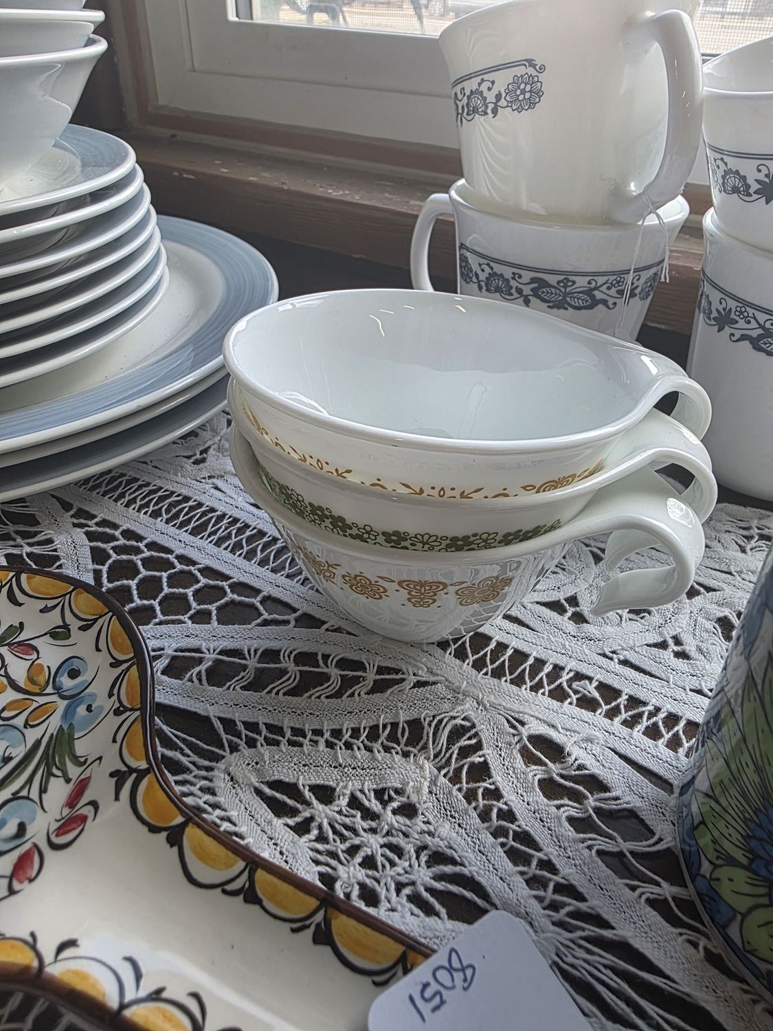 3 corelle stacking cups