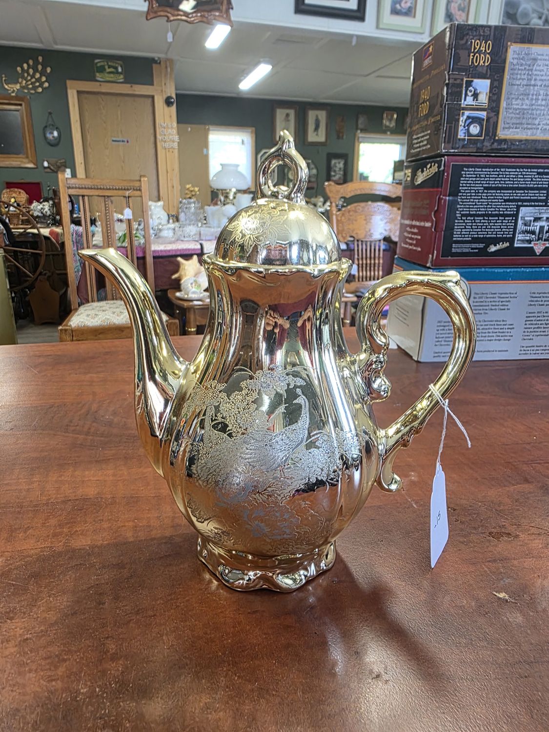 gold tea pot